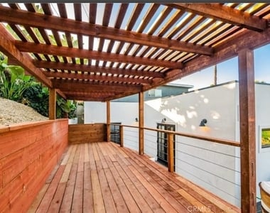 1060 W 6th - Photo Thumbnail 7