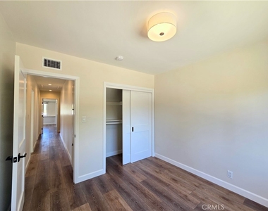 872 N Karen Way - Photo Thumbnail 25