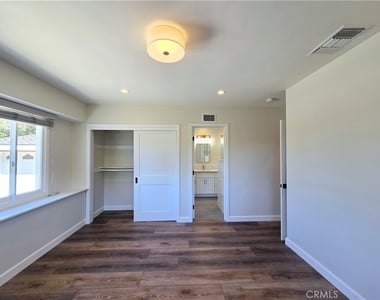 872 N Karen Way - Photo Thumbnail 19