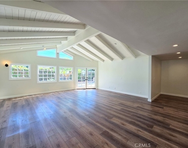 872 N Karen Way - Photo Thumbnail 7