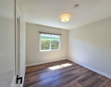 872 N Karen Way - Photo Thumbnail 24