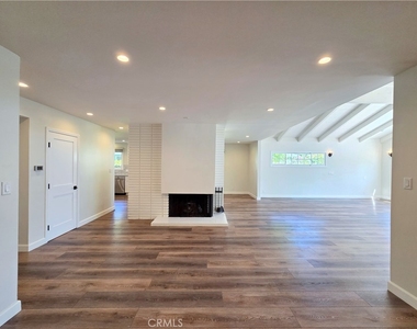 872 N Karen Way - Photo Thumbnail 6