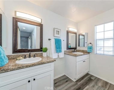 900 W Country View - Photo Thumbnail 11