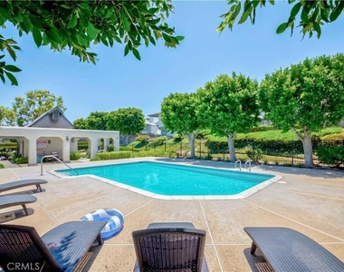 900 W Country View - Photo Thumbnail 24