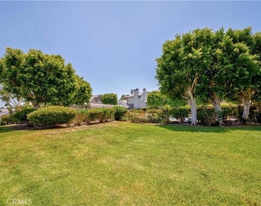 900 W Country View - Photo Thumbnail 26