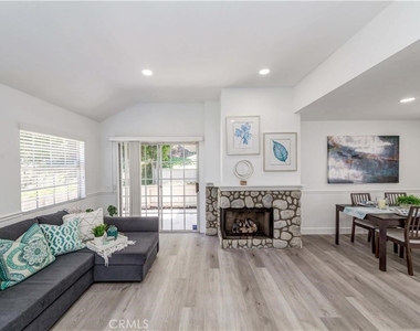 900 W Country View - Photo Thumbnail 2