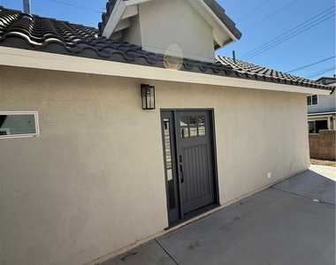 2348 Angelcrest Drive - Photo Thumbnail 17