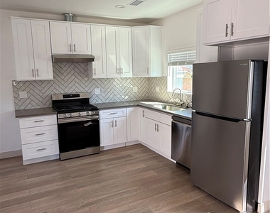 2348 Angelcrest Drive - Photo Thumbnail 19