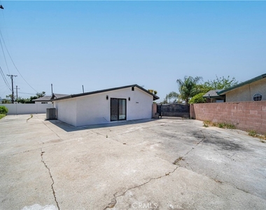 14215 Ragus Street - Photo Thumbnail 3