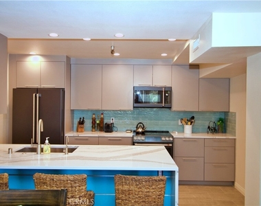 230 S Catalina Avenue - Photo Thumbnail 4