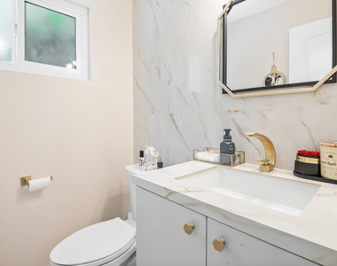 20224 Cohasset Street - Photo Thumbnail 11