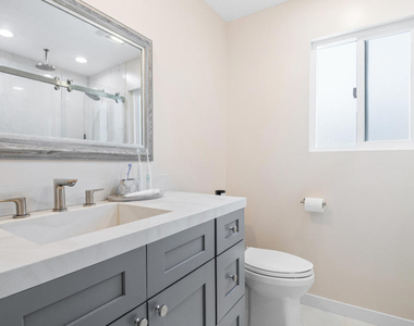 20224 Cohasset Street - Photo Thumbnail 17