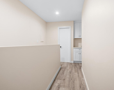 20224 Cohasset Street - Photo Thumbnail 16