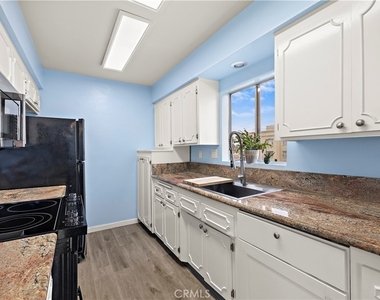 335 Cedar Ave #315 - Photo Thumbnail 5