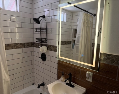 3560 Hollyberry - Photo Thumbnail 11
