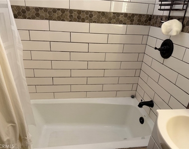 3560 Hollyberry - Photo Thumbnail 16
