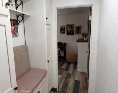 3560 Hollyberry - Photo Thumbnail 18