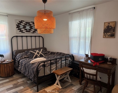 3560 Hollyberry - Photo Thumbnail 20
