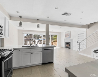 4411 W Coast Highway - Photo Thumbnail 6