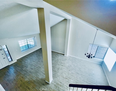 8 Davis - Photo Thumbnail 7