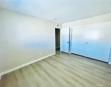 8 Davis - Photo Thumbnail 10