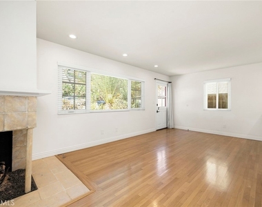 137 Cypress Dr - Photo Thumbnail 6