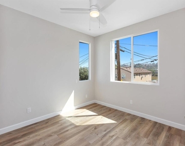 2714 Camulos Street - Photo Thumbnail 39