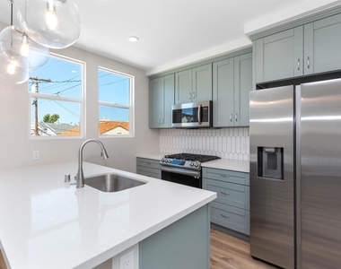 2714 Camulos Street - Photo Thumbnail 11