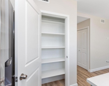 2714 Camulos Street - Photo Thumbnail 12