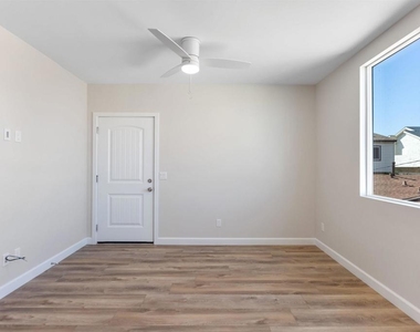 2714 Camulos Street - Photo Thumbnail 14