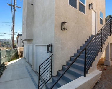 2714 Camulos Street - Photo Thumbnail 24