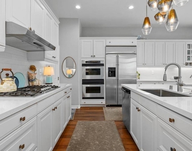 6789 Avena Court - Photo Thumbnail 16