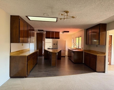 722 Southview Way - Photo Thumbnail 10