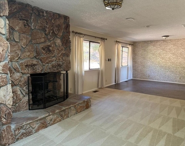 722 Southview Way - Photo Thumbnail 5