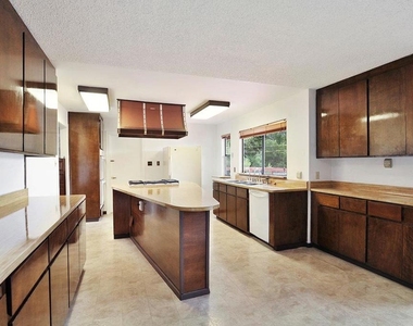 722 Southview Way - Photo Thumbnail 15