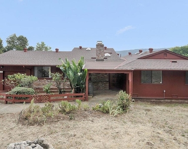 722 Southview Way - Photo Thumbnail 2