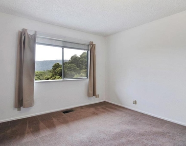 722 Southview Way - Photo Thumbnail 32