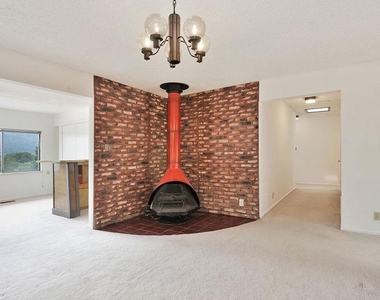 722 Southview Way - Photo Thumbnail 8
