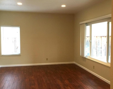2162 Hikido Drive - Photo Thumbnail 5