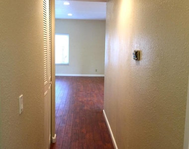 2162 Hikido Drive - Photo Thumbnail 9
