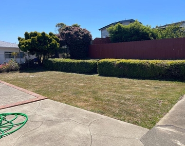 627 Midway Avenue - Photo Thumbnail 2