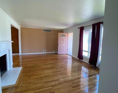 627 Midway Avenue - Photo Thumbnail 5