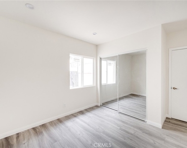 11058 Lemay Street - Photo Thumbnail 6