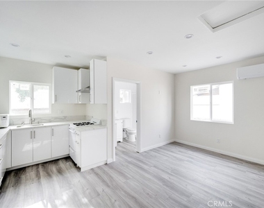 11058 Lemay Street - Photo Thumbnail 1