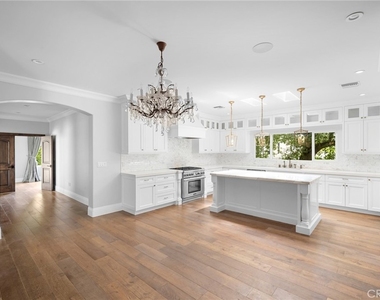4624 Lasheart Drive - Photo Thumbnail 10