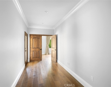 4624 Lasheart Drive - Photo Thumbnail 16