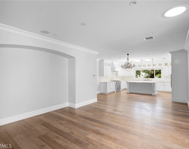 4624 Lasheart Drive - Photo Thumbnail 6