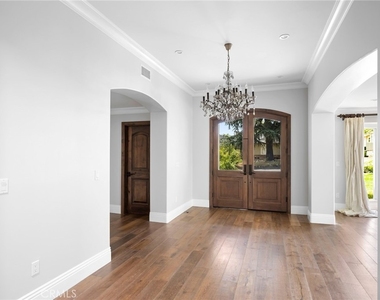 4624 Lasheart Drive - Photo Thumbnail 2