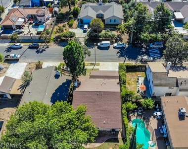 18119 Calvert Street - Photo Thumbnail 34