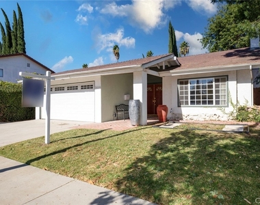 18119 Calvert Street - Photo Thumbnail 1